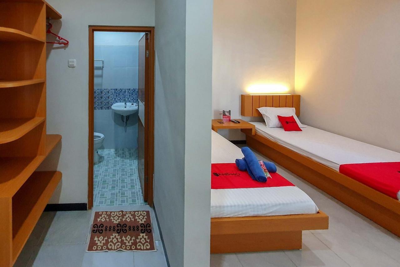 Reddoorz Syariah Near Solo Paragon Mall 2 Bonorejo Exterior photo