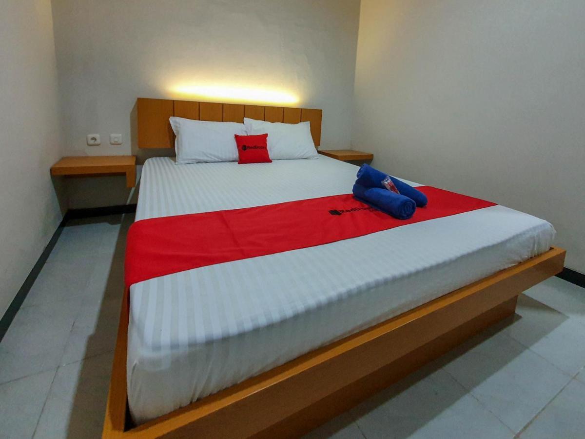 Reddoorz Syariah Near Solo Paragon Mall 2 Bonorejo Exterior photo