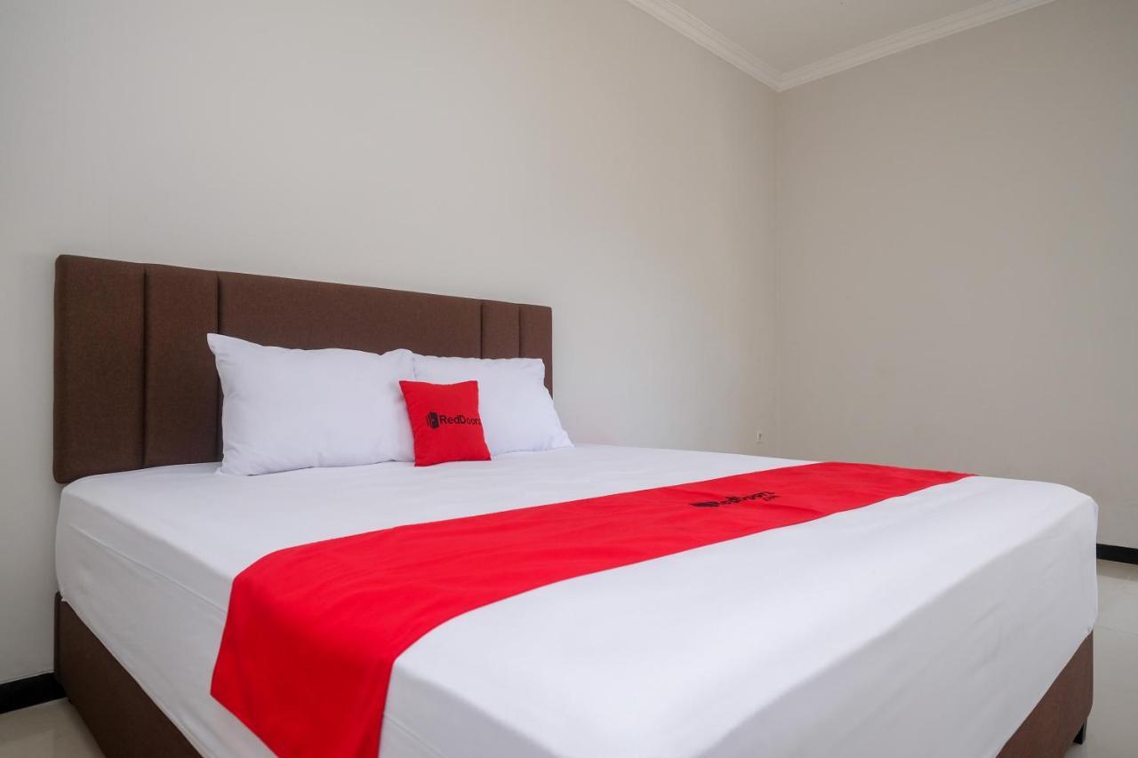 Reddoorz Syariah Near Solo Paragon Mall 2 Bonorejo Exterior photo