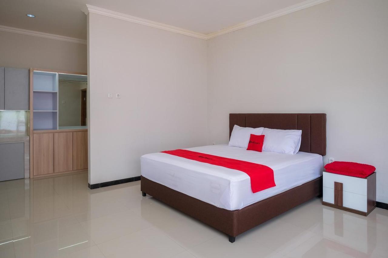 Reddoorz Syariah Near Solo Paragon Mall 2 Bonorejo Exterior photo